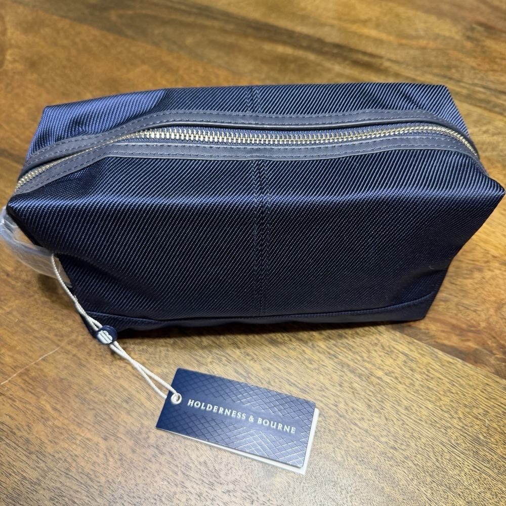 Holderness & Bourne Navy Blue Fabric  Leather Zip Dopp Toiletries Bag NEW
